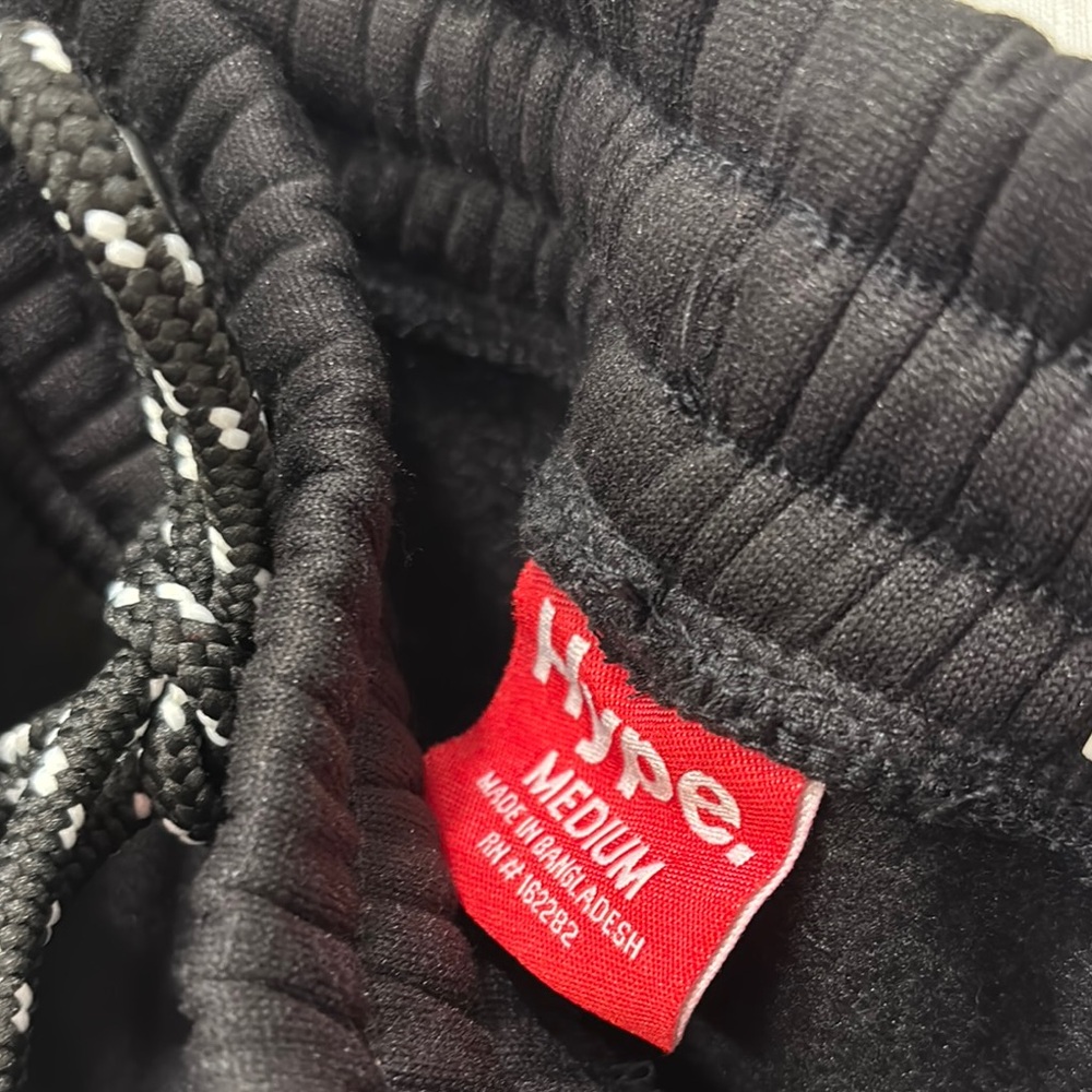 Hype Black Relaxed Fit Cargo Sweatpants - Size Medium - Picture 4 of 12